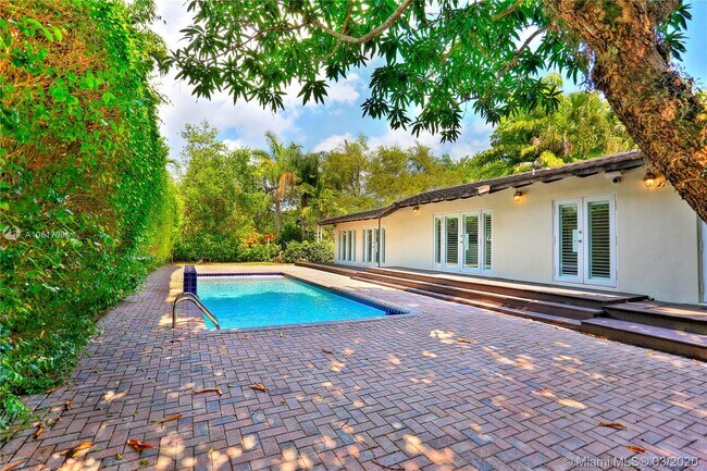 Building Photo - 1226 S Alhambra Cir