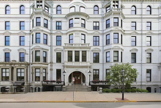 Foto del edificio - 160 Commonwealth Avenue