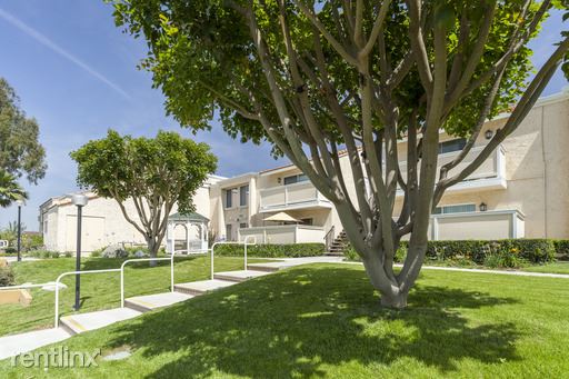 Building Photo - 2222 Huntington Dr