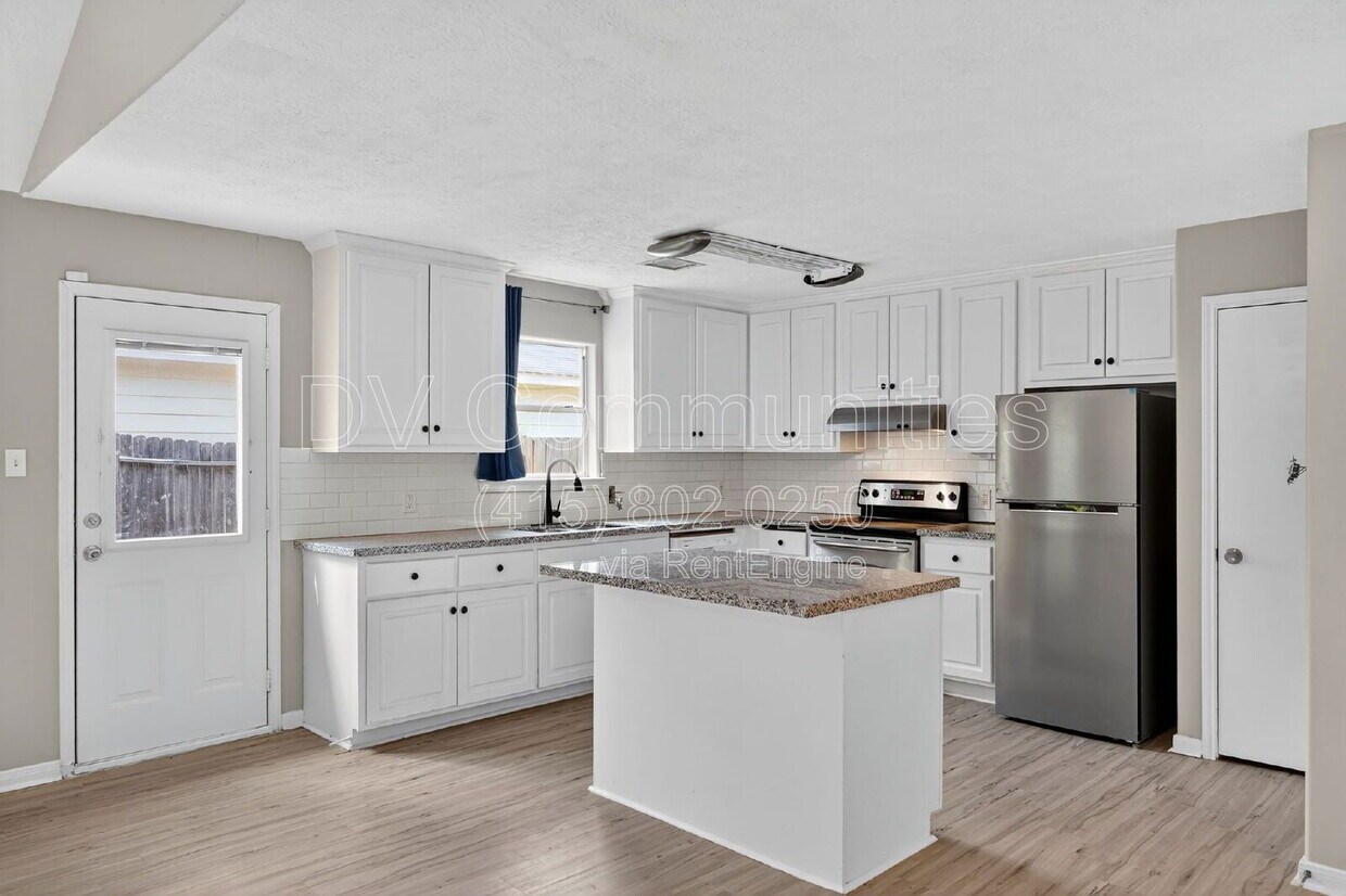 Foto principal - 16350 Many Trees Ln