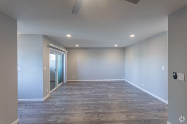 Interior Photo - 100 Union Avenue Apartments