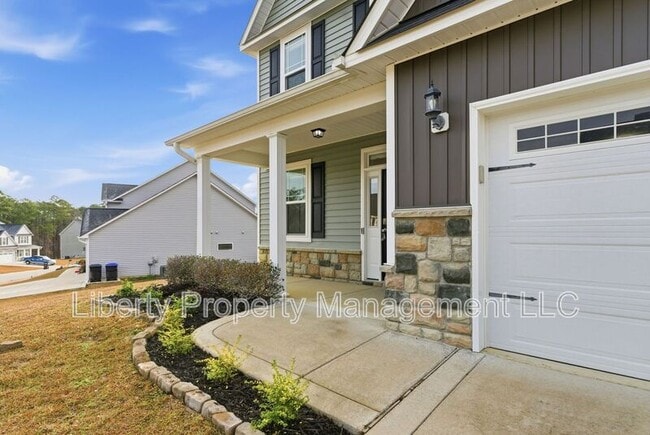 Building Photo - 588 Angel Oak Dr