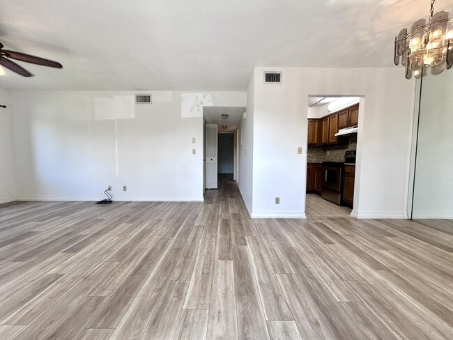 Building Photo - 2535 SW 22nd Ave