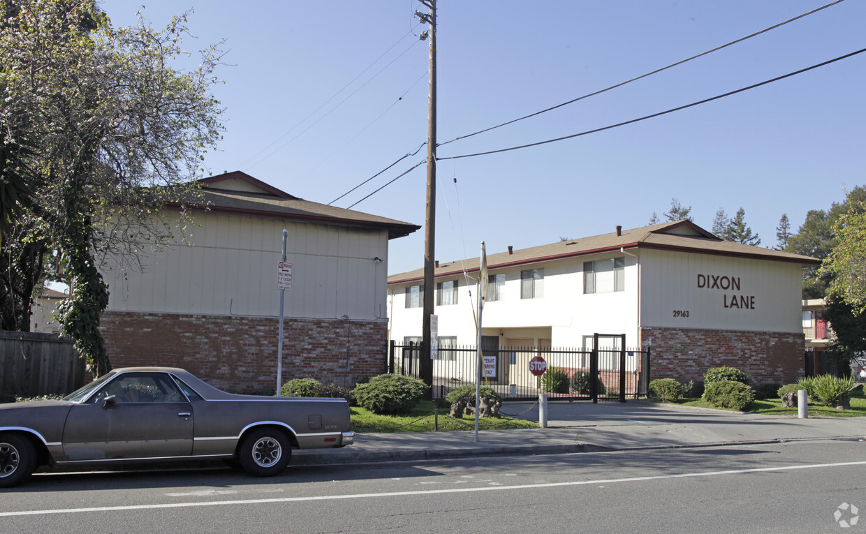 Building Photo - Dixon Townhouse