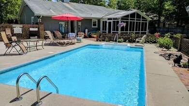 Building Photo - 85 Bridle Way