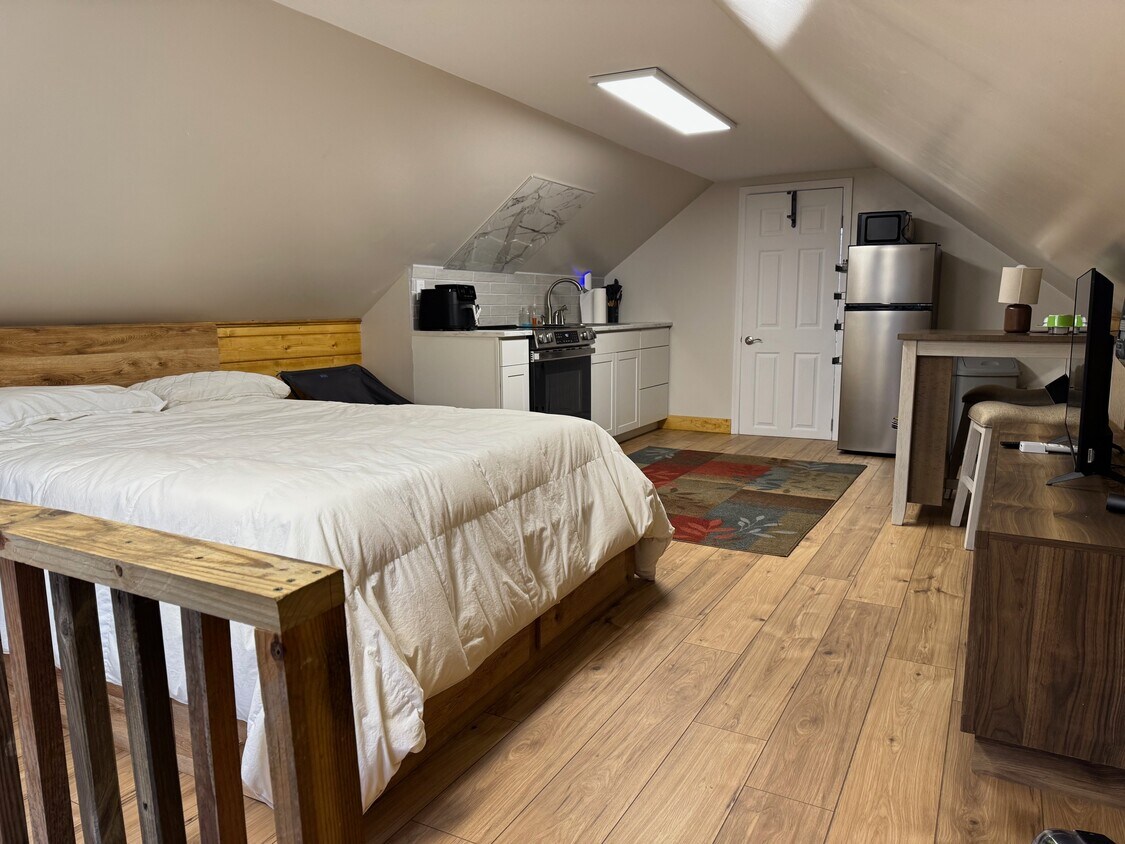 Foto principal - 2470 Crow Valley Rd NW