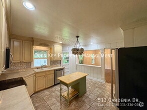 Building Photo - 513 Gardenia Dr