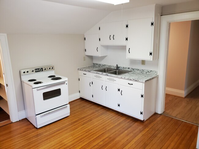 Kitchen - 6368 W Quaker St