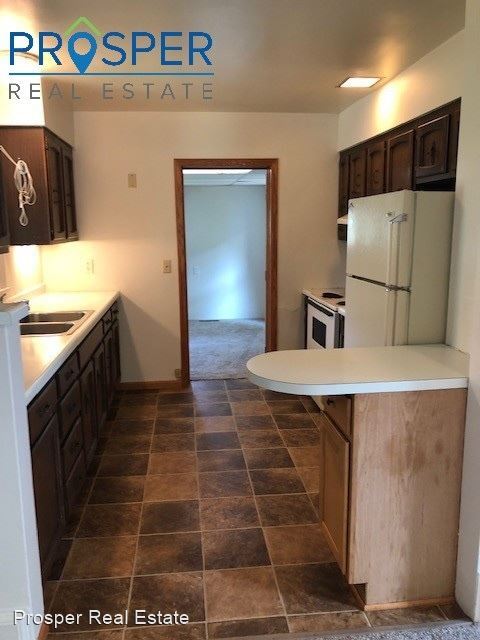 Building Photo - 4 br, 1 bath House - 522 Niagara Street