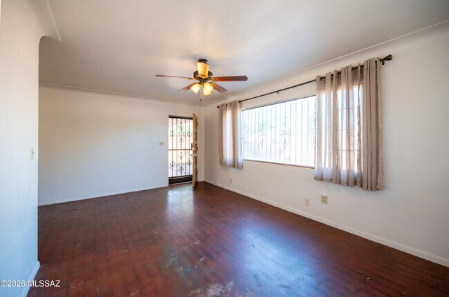 Foto del edificio - 1732 N Campbell Ave
