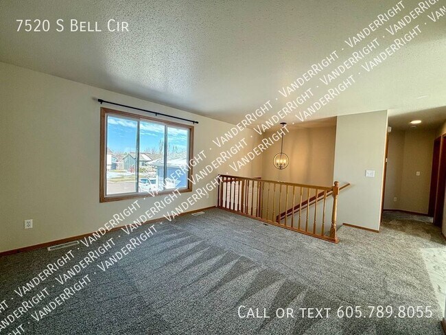 Foto del edificio - Gorgeous 4 Bedroom 2 Bathroom House with F...