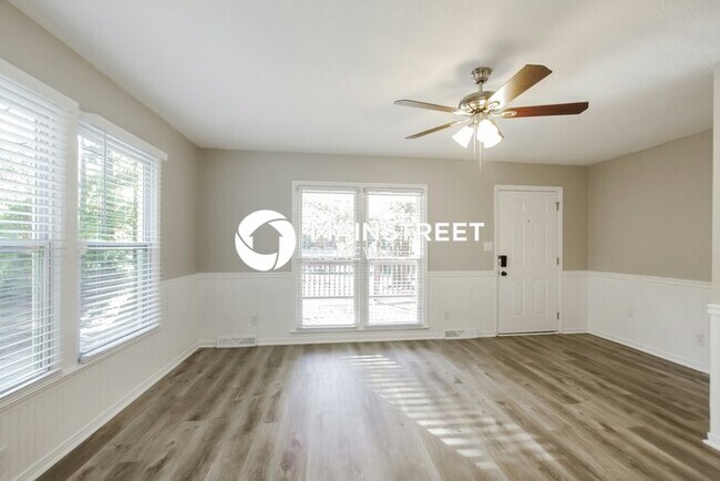 Building Photo - 5 Bedroom Pet-Friendly Home in WAXHAW, NC with Main Street Renewal