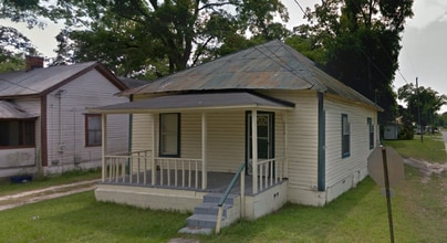 Building Photo - 216 Chandler St