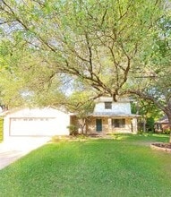 Building Photo - 10905 Wintergreen Hill