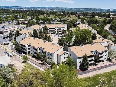 Building Photo - 6540 Delmonico Dr