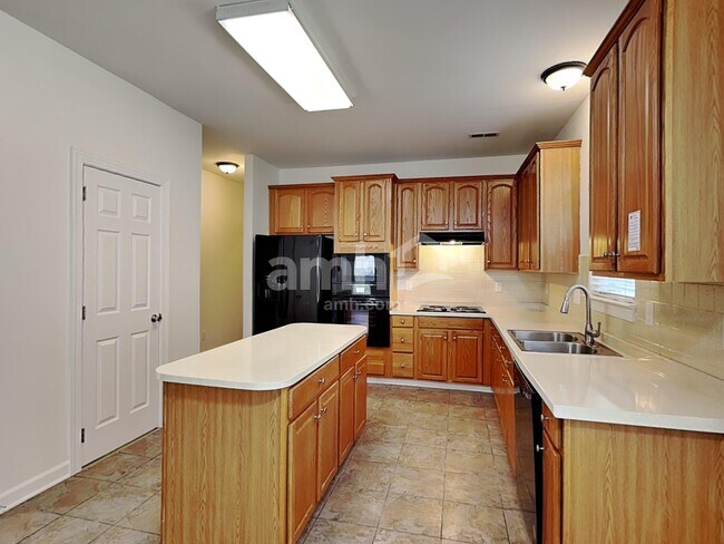 Foto del edificio - 4583 Waterford Dr NW