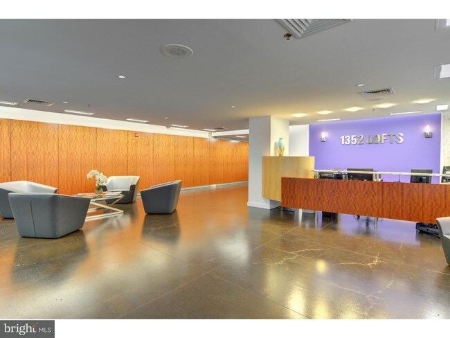 Foto del edificio - 1352 South St