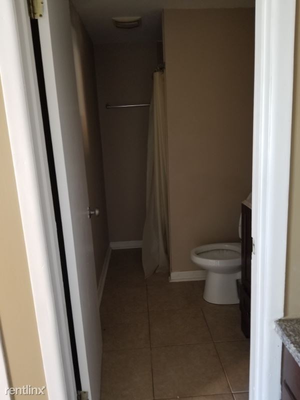 Foto del edificio - 1 br, 1 bath Apartment - 109 W Railroad St