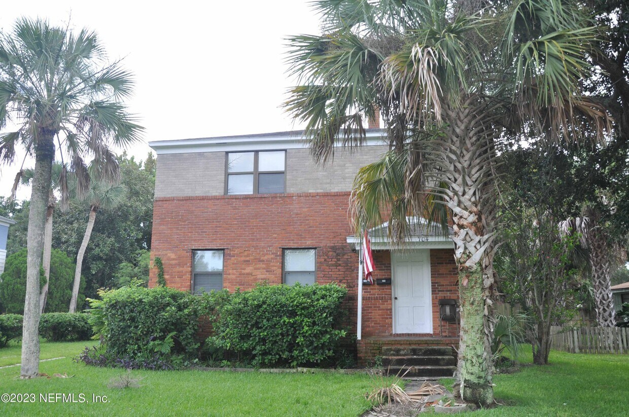 Primary Photo - 704 13th Ave N