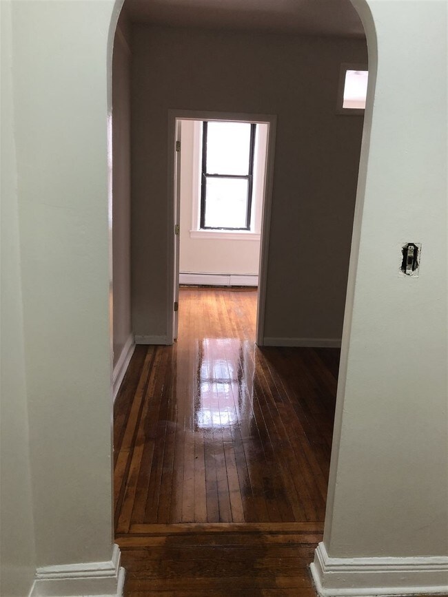 Foto del edificio - 14 Kensington Ave