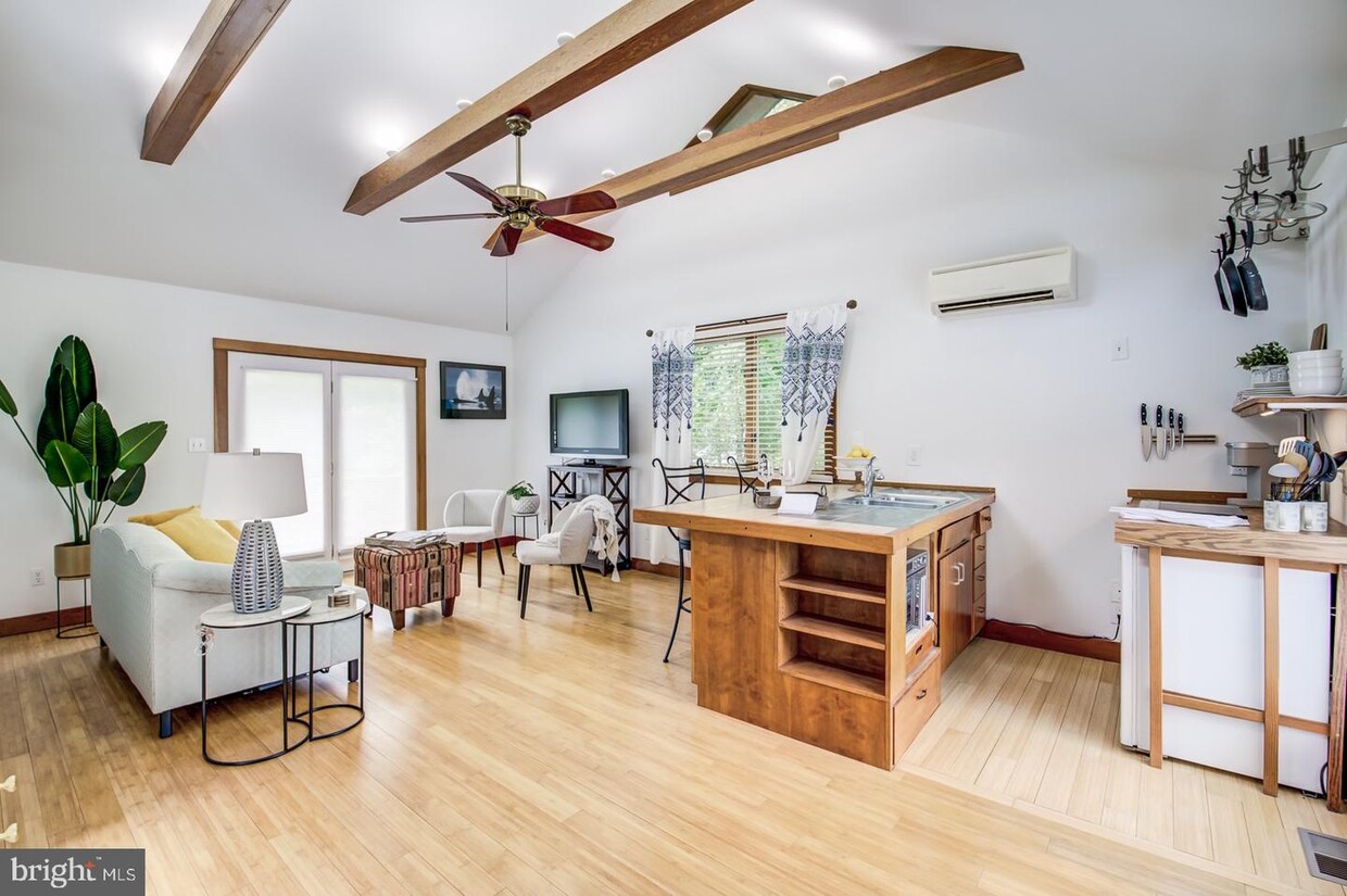 Foto principal - 1121 Tyler Ave