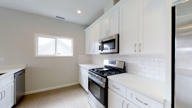 Building Photo - 5133 W 21st St