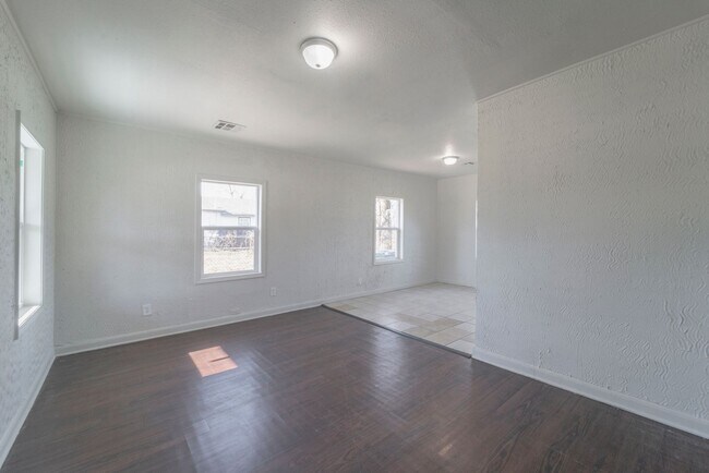 Foto del edificio - 2bed/1bath