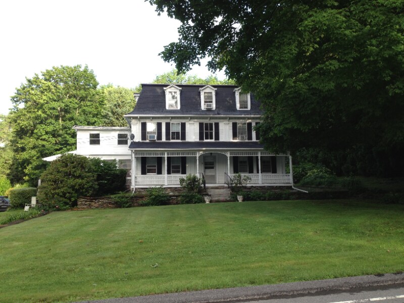 Primary Photo - 1 Pomfret Rd