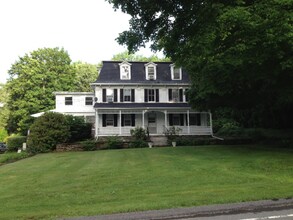 Building Photo - 1 Pomfret Rd