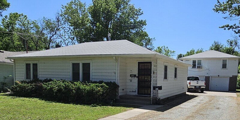Foto principal - 1129 S. Summit