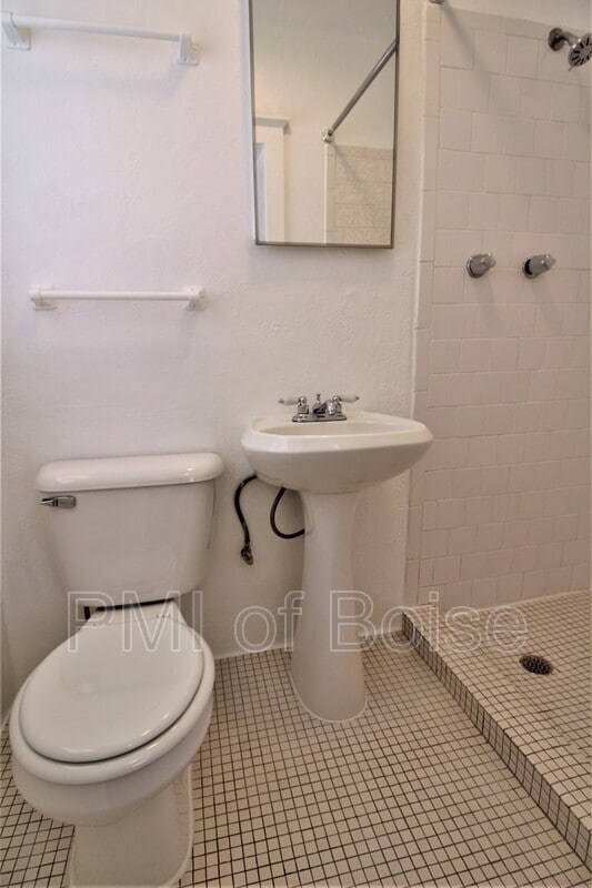 Building Photo - 317 E Bannock St