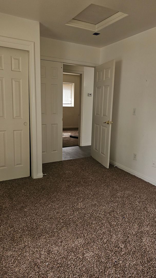 Foto del edificio - 723 Spring Meadow Ct