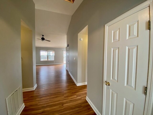 Building Photo - Beautiful 4 Bedroom home in Plainfield! Huge Storage!