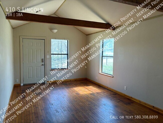 Foto del edificio - 2 Bedroom in a quiet neighborhood