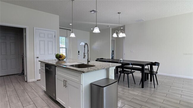 Foto del edificio - 2129 Hibiscus Pl