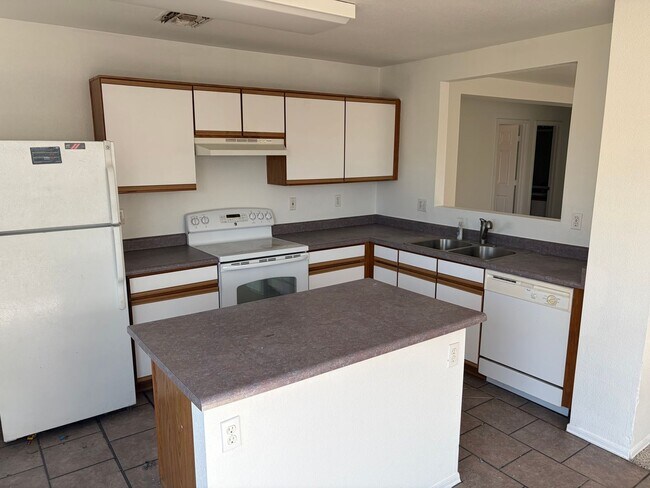 Foto del edificio - Move-In Special – Receive 2 Weeks Free Rent with Approved Application!