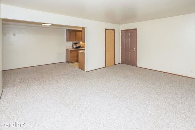 Building Photo - 2 br, 1 bath  - 600 W Michigan Ave Apt 10