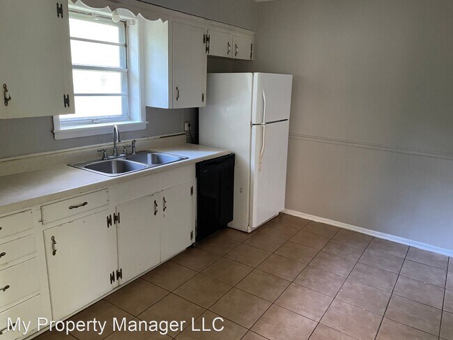 Building Photo - 3 br, 1.5 bath House - 2606 Lola Lane
