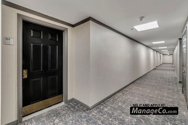 Foto del edificio - Chic 1BR/1.5BA Condo w/ Unbeatable Downtow...