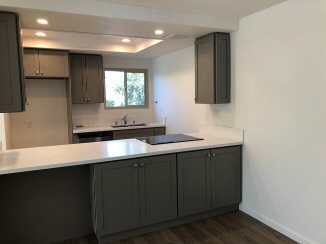 New kitchen w/all appliances - 6136 Calle Mariselda