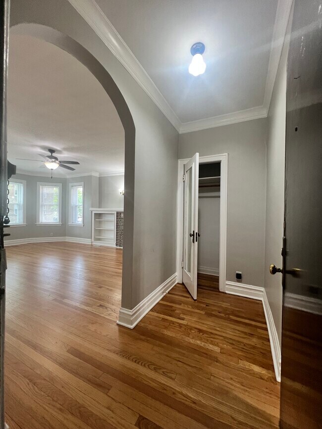 Foto del edificio - 3748 W Windsor Ave