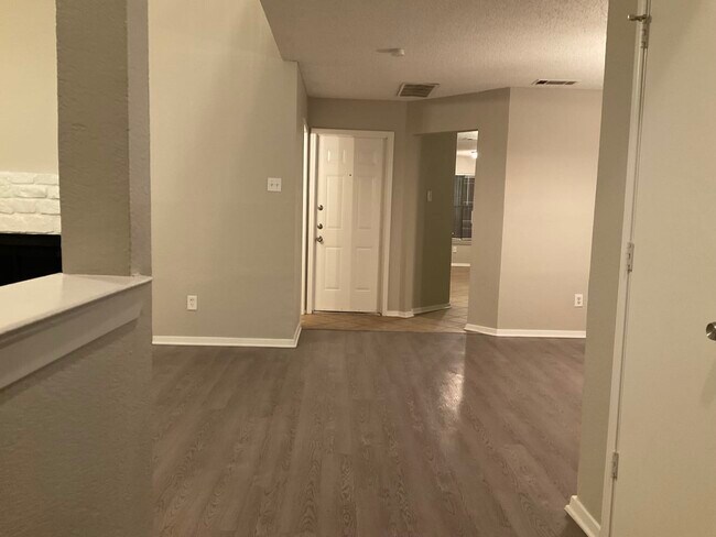 Building Photo - 1533 Wheatfield Ct