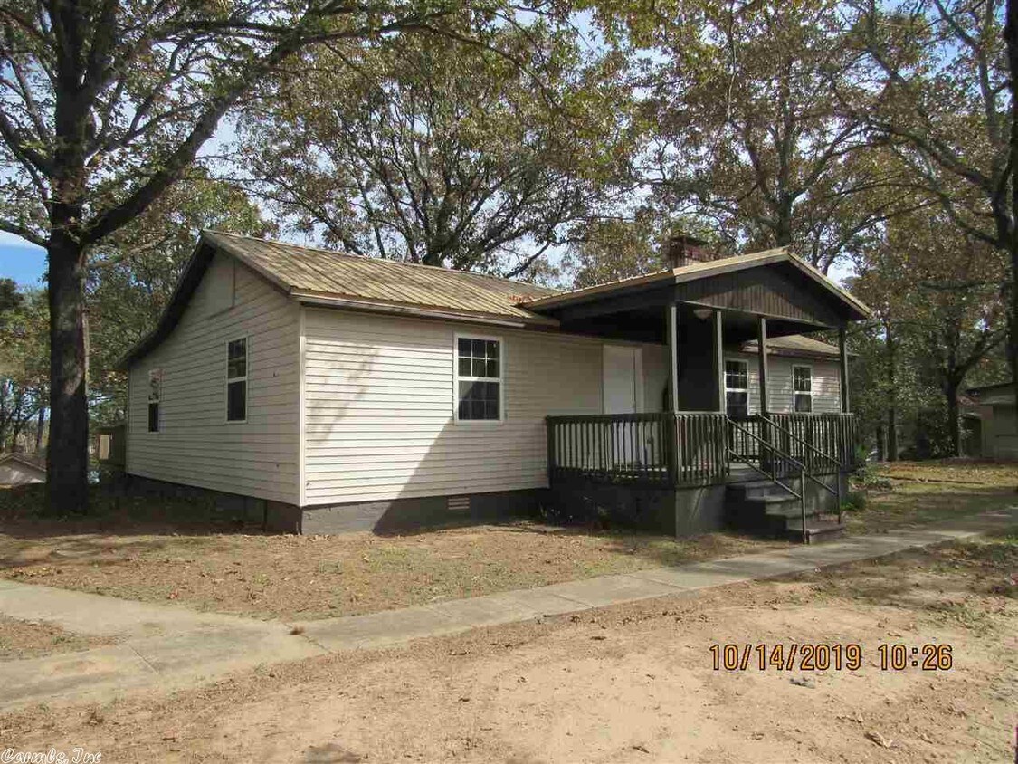 Primary Photo - 27 Arkla Dock Rd