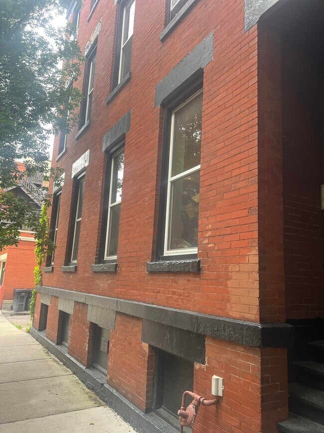 Foto del edificio - 1117 W Dickens Ave