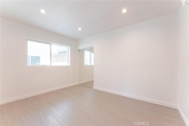 Foto del edificio - 6843 Haskell Ave