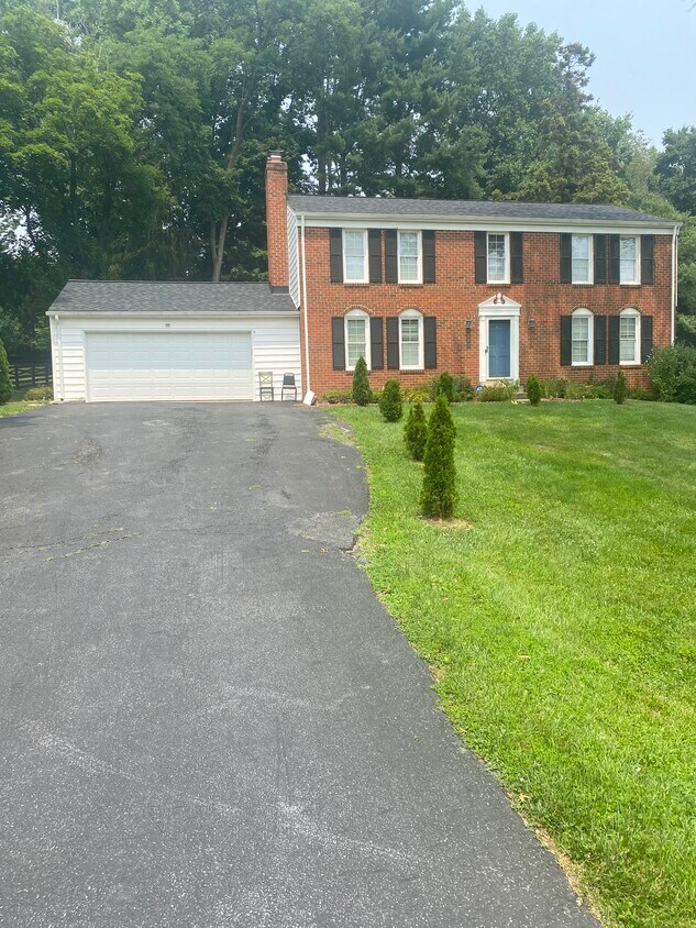 317 Stonegate Dr Unit B, Silver Spring, MD 20905 Apartments in Silver