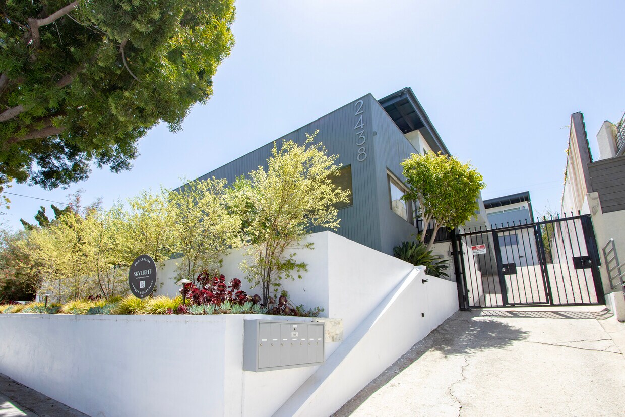 Foto principal - 2438 7th St