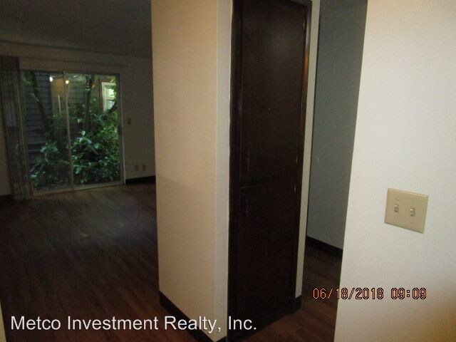 Building Photo - 334 E 15th Ave