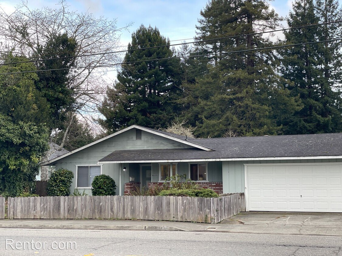 Primary Photo - 3 br, 2 bath House - 4333 Walnut Drive