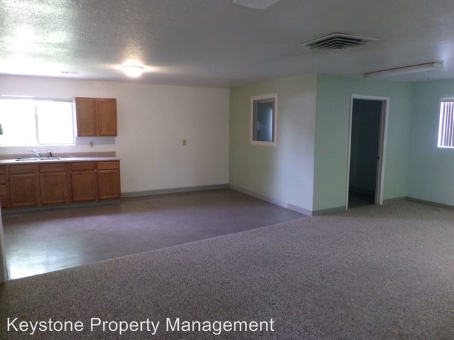 Building Photo - 1 br, 1 bath House - 23521 Hillside Road #2